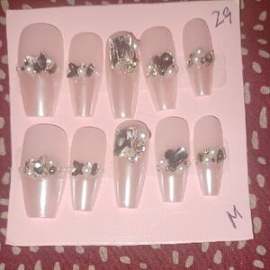 Elegant Pink Press-On Nails with Rhinestones